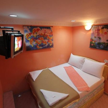 นิวเวฟโฮเต็ลบาทูเคฟส์ Hotel Batu Caves ภายนอก รูปภาพ